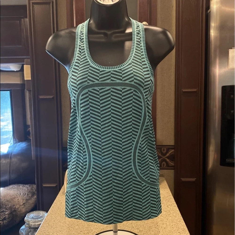 Lululemon Swiftly Tech Tank